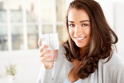 Ausreichend Wasser trinken Ausreichend Wasser trinken