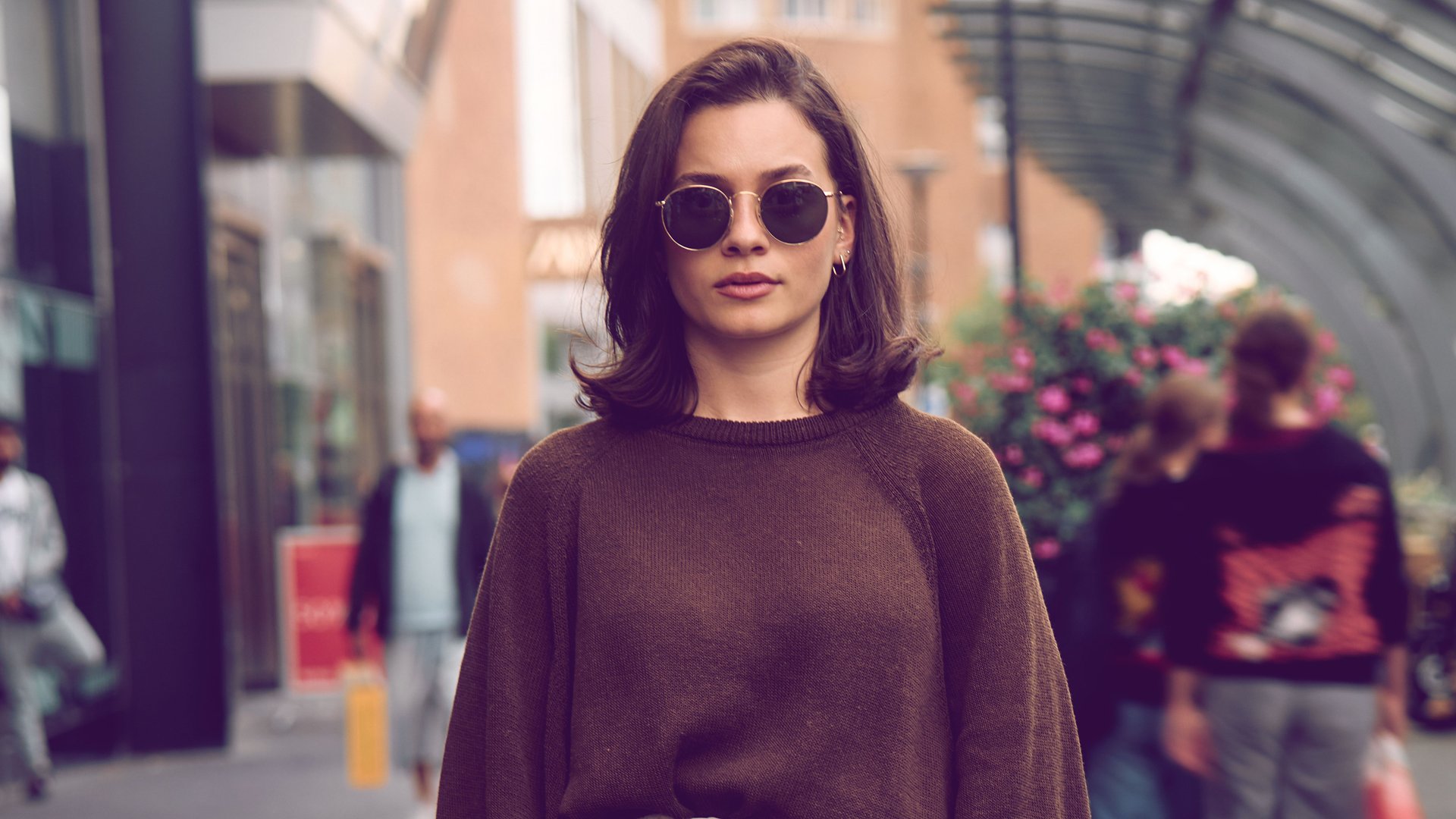 Mit-diesen-stylishen-Pullovern-von-H-M-kommst-du-kuschelig-durch-die-restliche-Winterzeit