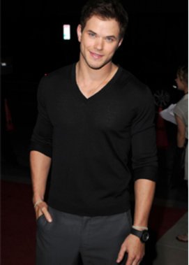 Kellan Lutz sucht neue Freundin Kellan Lutz sucht neue Freundin