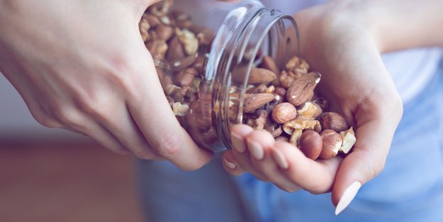 Vorsicht bei bitteren Nüssen: Warum du sie niemals essen solltest