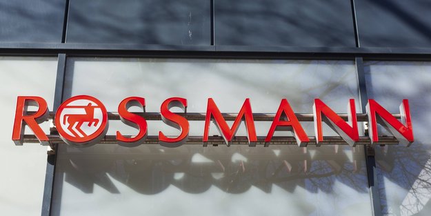 Für heiße Tage: Mit dem Eiswürfelbehälter von Rossmann bleiben eure Picknick-Getränke erfrischend kalt