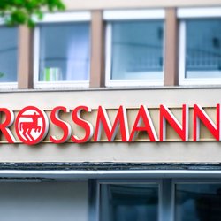 Für nur 3 Euro: Entdecke den perfekten Nagellack für den Frühling bei Rossmann