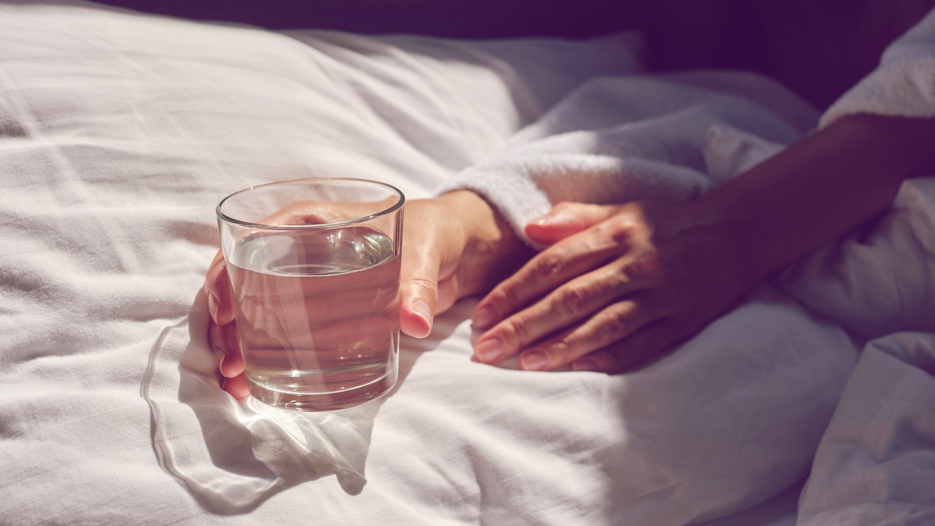Trinken-wir-etwa-die-ganze-Zeit-das-Falsche-bei-Hitze-Laut-Studie-Ja