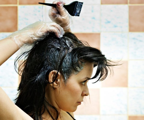 Haare von Rot auf Braun färben Haarfarbe Braun ohne Rotstich!