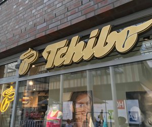 In diesen Strickcardigan aus Wolle von Tchibo würde sich Hermine Granger einkuscheln