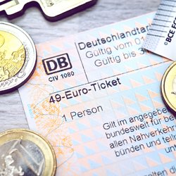 Neue Einigung: Für diese Personen wird das 49-Euro-Ticket günstiger