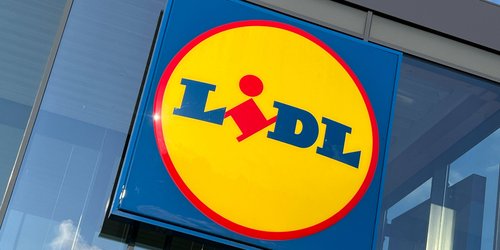 Verleihe deinem Balkon Vintage-Charme: Lidl bietet stylische Beleuchtung für deinen Sonnenschirm