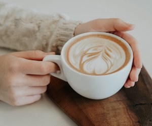 Kalorien&#x20;von&#x20;Kaffee&#x3A;&#x20;Was&#x20;steckt&#x20;im&#x20;beliebten&#x20;Hei&#x00DF;getr&#x00E4;nk&#x3F;