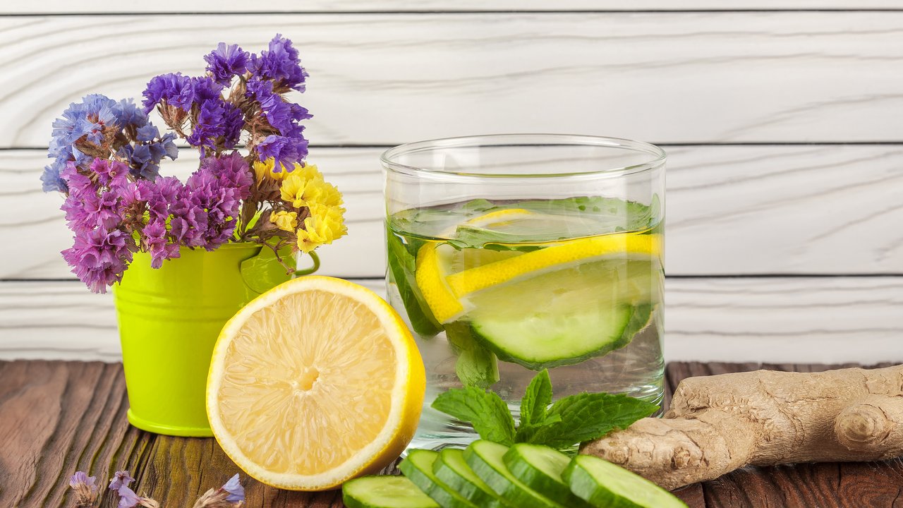 drink with lemon cucumber mint and ginger