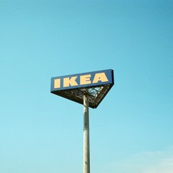 Festival-Abenteuer geplant? Mit der tragbaren Ikea-Leuchte bleibst du flexibel und hell beleuchtet