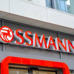 Dieser tolle Lipgloss von Rossmann zaubert dir wunderschöne Sommerlippen