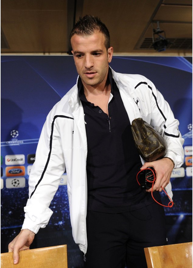 Rafael van der Vaart wohnt nun mit Sabia zusammen Rafael van der Vaart wohnt nun mit Sabia zusammen