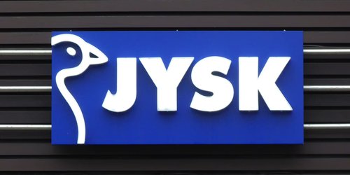 Wohnzimmer-Upgrade: Diese weiße Kommode von Jysk sorgt für frischen Wind in deiner Einrichtung