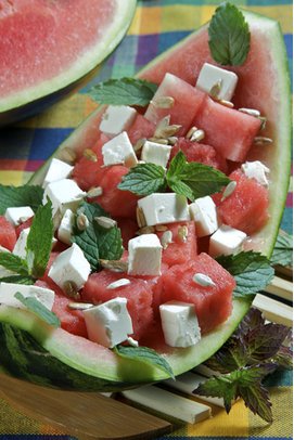 Rezepte für einen leichten Salat mit Melone Rezepte für einen leichten Salat mit Melone