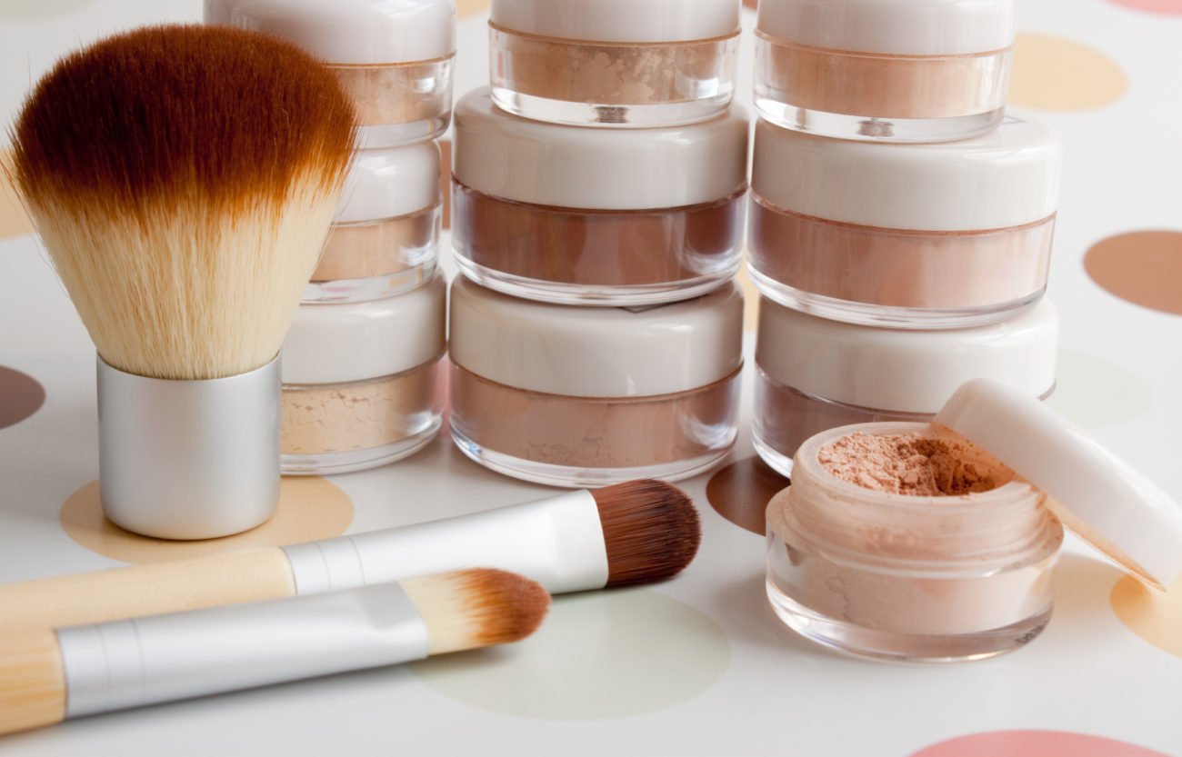 Mineral-Make-up mischen Mineral-Make-up mischen