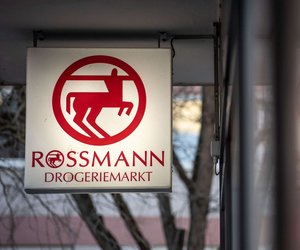 Jetzt bei Rossmann zugreifen: Dieses LED-Sensorleuchten-Set wollen alle für die Wohnung