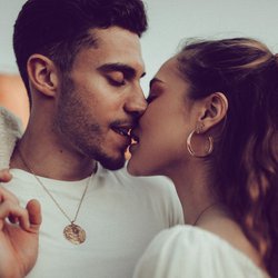 Erster Kuss mit neuem Partner: Der richtige Moment & wie er unvergesslich wird
