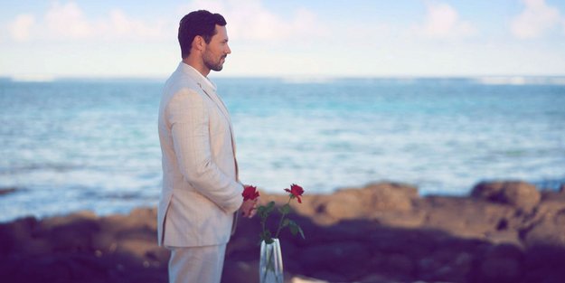 „Die Bachelors“: Verrät Sebastians Familie schon, wer die letzte Rose kriegt?