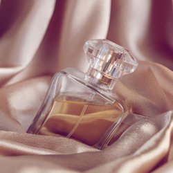 Dieses Zimt‑Parfum sorgt an trüben Tagen für Feelgood-Vibes