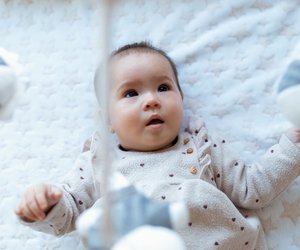 Verstopfte Nase beim Baby: Was jetzt hilft