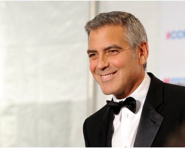 George Clooney als Angela Merkel? Kaum vorstellbar! George Clooney als Angela Merkel? Kaum vorstellbar!