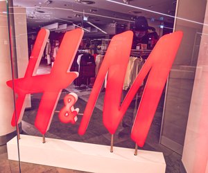 Verdammt hot! Dieser Badeanzug von H&M ist der Trend im Sommer 2021