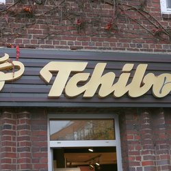 Eleganter Hingucker: Der extravagante Beistelltisch von Tchibo