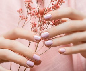 „Strawberry Milk Nails” sind der coolste Maniküre-Trend für den Winter