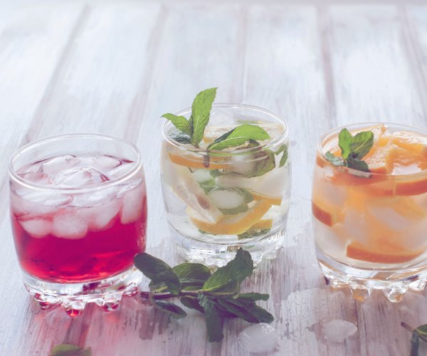Wein Cocktails: 3 einfache Rezepte für Rot-, Weiß- und Roséwein