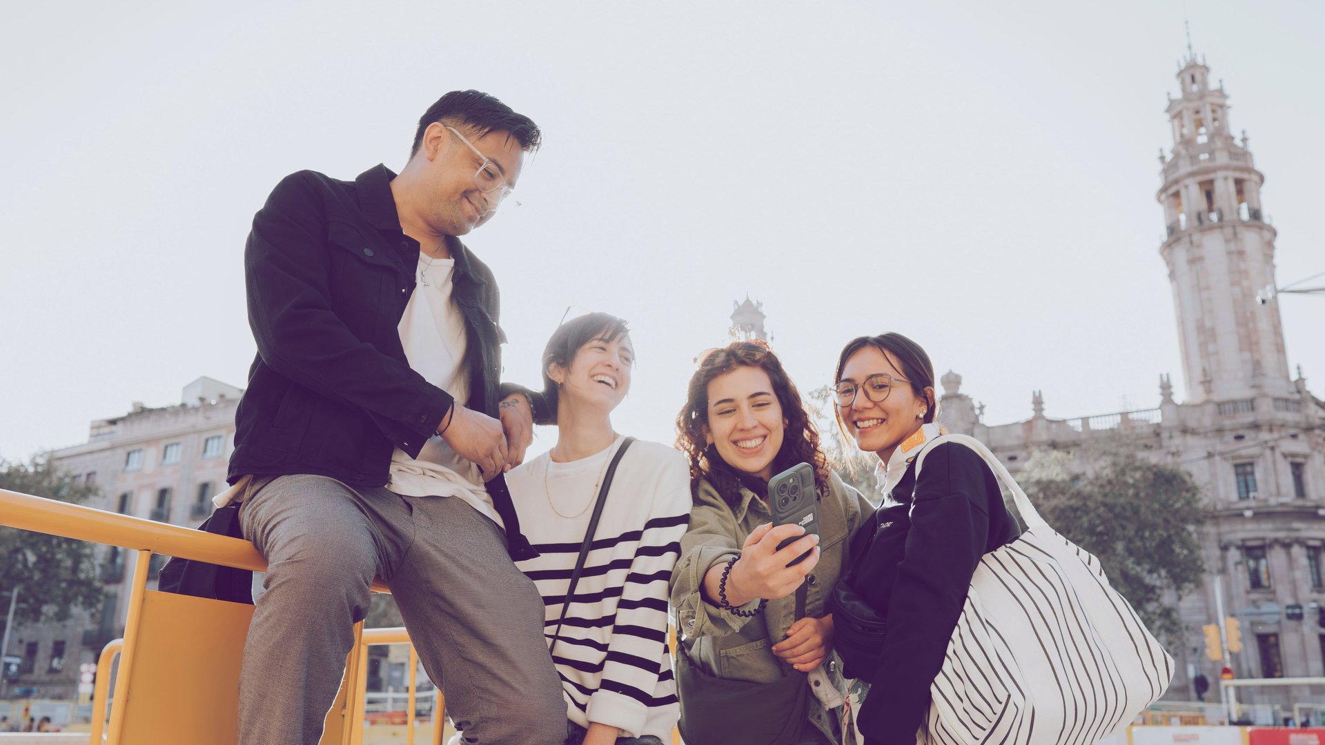 Was-es-ber-dich-aussagt-wenn-du-mehr-oberfl-chliche-Bekanntschaften-hast-als-tiefe-Freundschaften-laut-Psychologie-