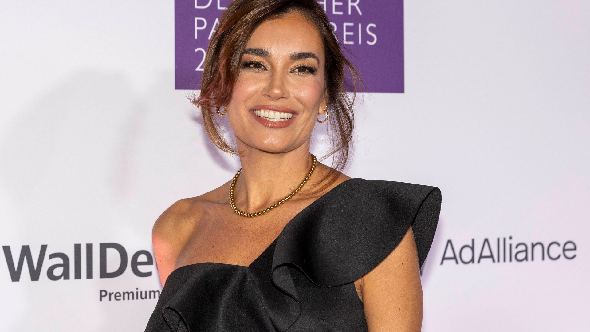 Jana Ina Zarrella Fr her Und Heute So Hat Sich Die Moderatorin Ver ndert jana-ina-zarrella-fr-her-und-heute-so-hat-sich-die-moderatorin-ver-ndert