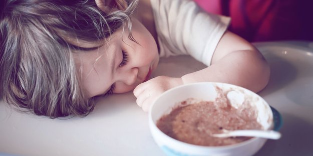 Baby Abendbrei: Alle Infos zur Mahlzeit vor dem Schlaf