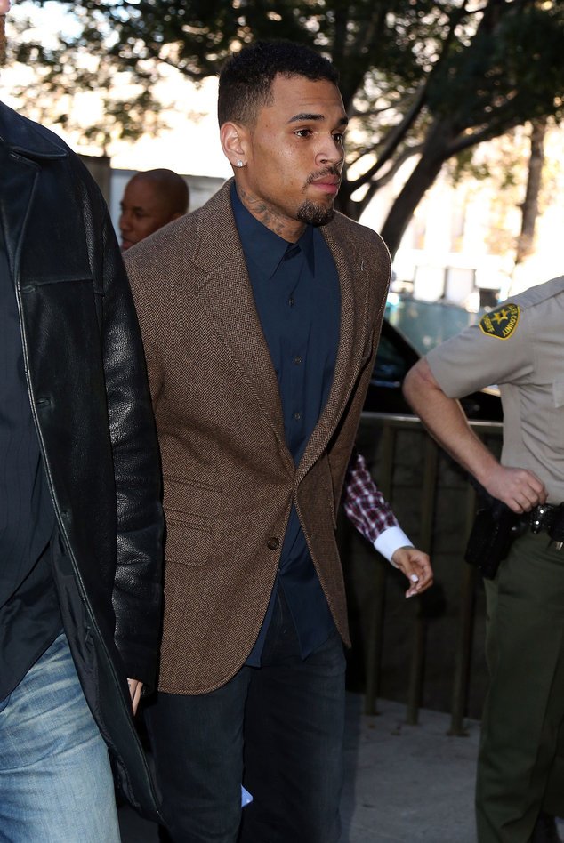 Chris Brown vor einer Vernehmung Chris Brown vor einer Vernehmung