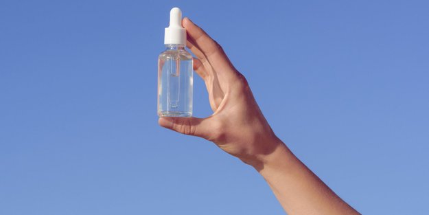 Das beste Hyaluron-Serum? Kommt laut Öko-Test aus der Drogerie (und kostet unter 3 Euro)