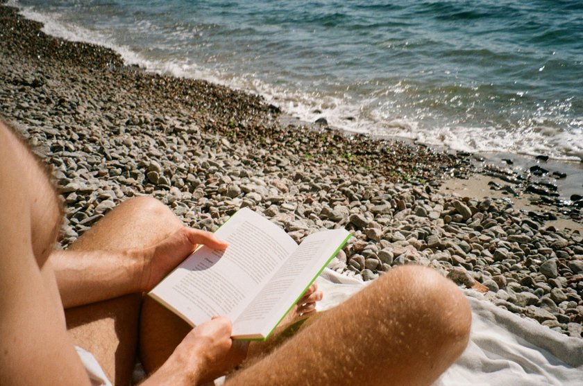 Diese 7 Bücher solltest du lieber nicht im Urlaub lesen