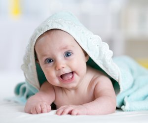 Dein Baby 2 Monate nach der Geburt
