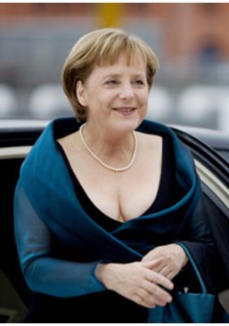 Angela hat nicht nur Hosenanzüge im Schrank Angela hat nicht nur Hosenanzüge im Schrank