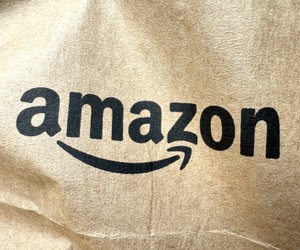 Mit diesem Schaukelstuhl von Amazon werden Herbstabende perfekt