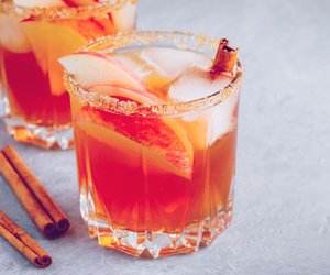 10 köstliche Herbst-Cocktails und Heißgetränke, die perfekt zur Jahreszeit passen