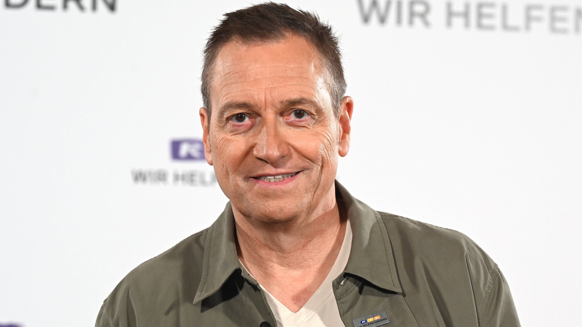 Dieter-Nuhr-Wer-ist-die-Ehefrau-des-Kabarettisten-