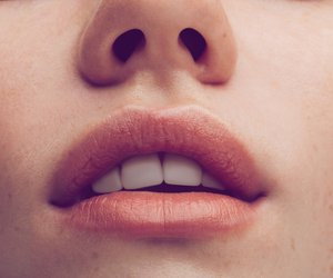 Streichelzarte Lippen ohne teure Cremes: Diese günstigen Hausmittel musst du kennen