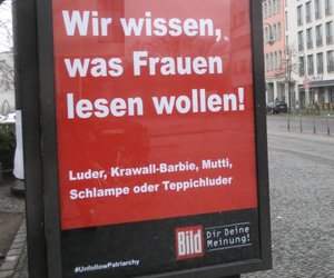 Plakat-Aktion enttarnt Sexismus in der Bild-Zeitung