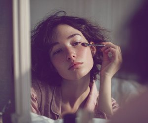 Ich bin Lifestyle-Redakteurin & das sind meine Tipps gegen ein aufgedunsenes Gesicht