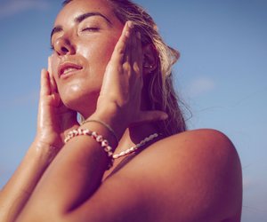 Dieses neue Face Mist aus der Drogerie sorgt im Sommer für Wow-Haut (und ist für jeden verträglich!)