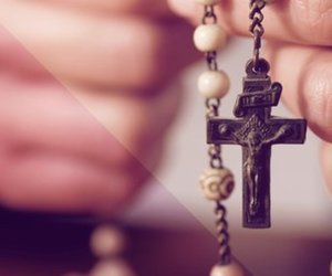 Betende Hände Tattoo: Diese Interpretationen sind möglich