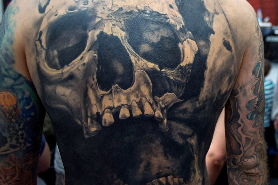 Totenkopf männer tattoos arm Tattoo Arm
