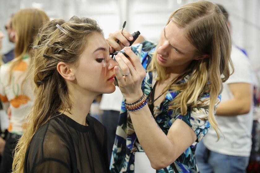Beauty-Looks Paris Fashion Week Haarspangen Stefanie Giesinger