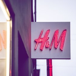 Neu bei H&M: Dieser Sweater sorgt für den Hype des Jahres