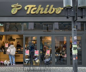 Jetzt bei Tchibo: Mit diesen LED-Echtwachskerzen bringst du Glanz in die dunkle Jahreszeit