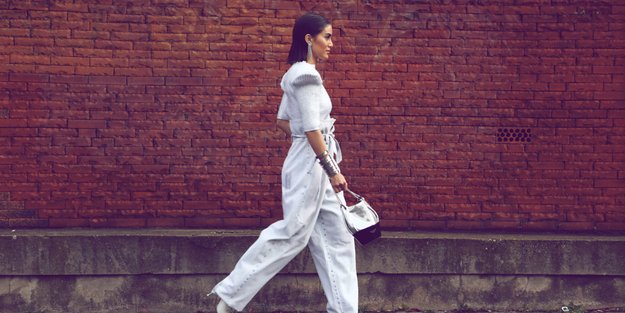 Wide Leg Jeans kombinieren: So stylen wir den Trend